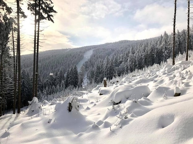 Ještěd v zimě, zasněžený